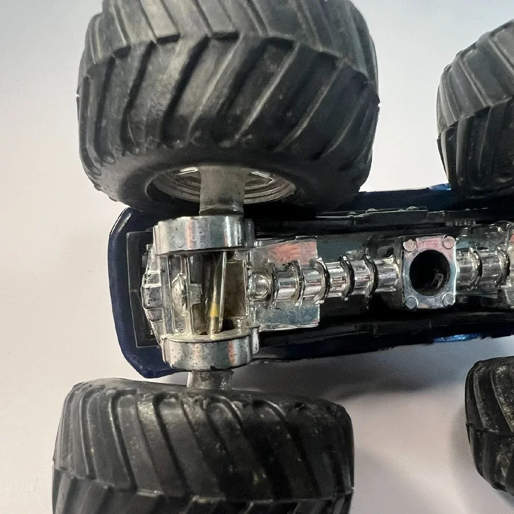 Hot Wheels‎ Monster Jam Bounty Hunter Freestyle Champion 2005, 1/64, Silver Rims
